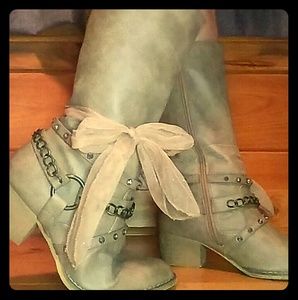 RARELY WORN Fancy Brown Boots